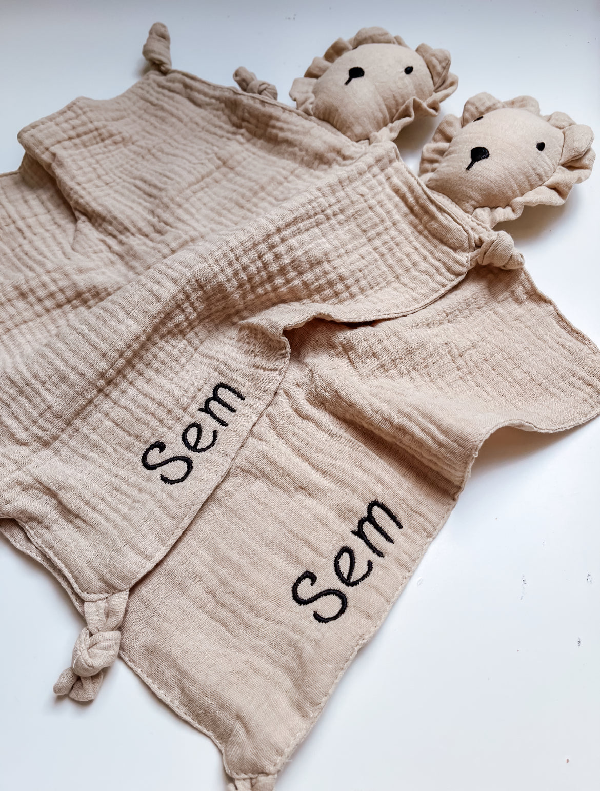 Knuffel leeuw beige • Rammelaartje