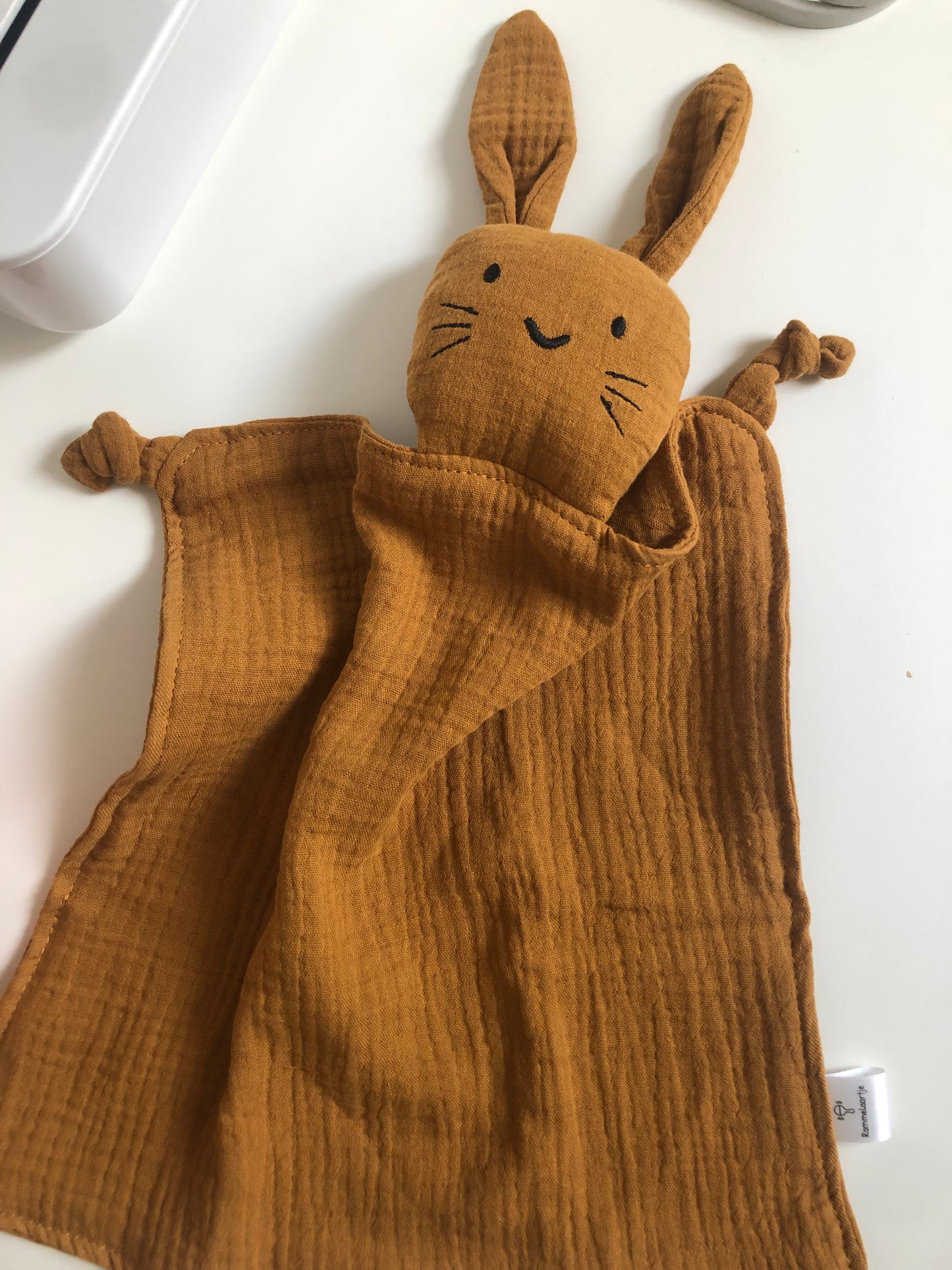 Knuffel konijn roodbruin • Rammelaartje