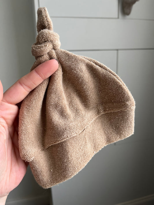 Badstof mutsje bruin • Sodafashion