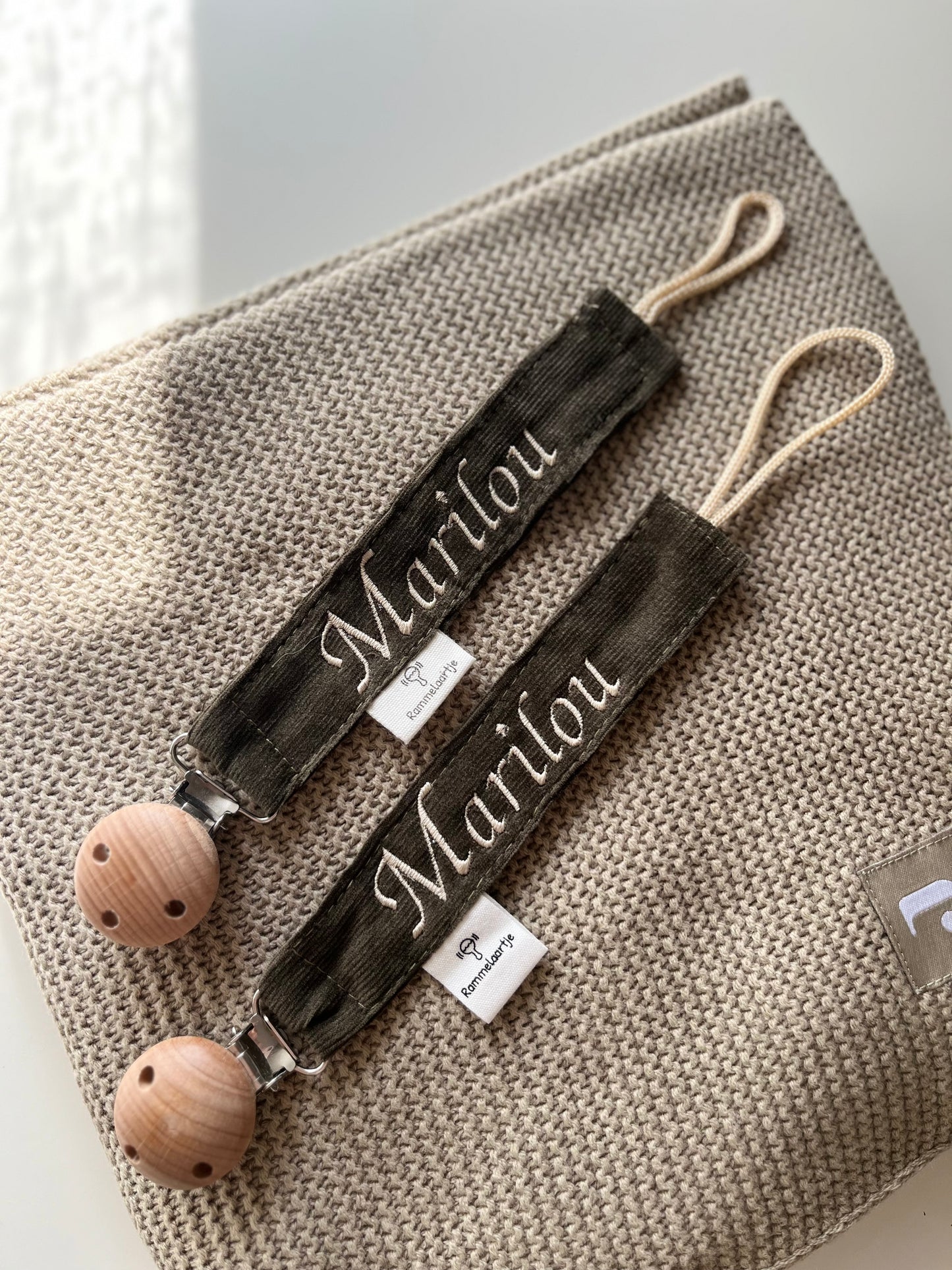 2-pack Corduroy speenkoord groen • Rammelaartje