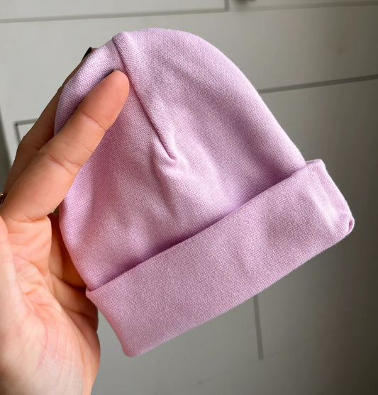 Newborn mutsje lila • liefgemerkt