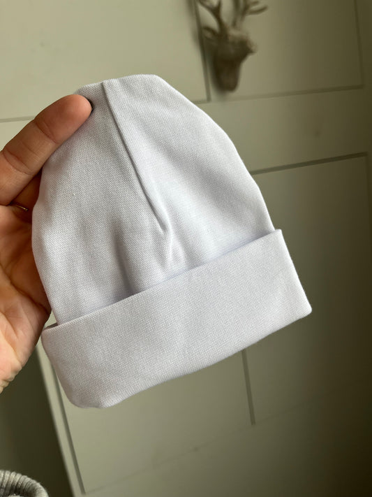 Newborn mutsje wit • liefgemerkt