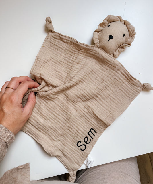 Knuffel leeuw beige • Rammelaartje