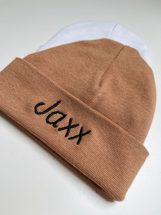 Newborn mutsje mokka • liefgemerkt